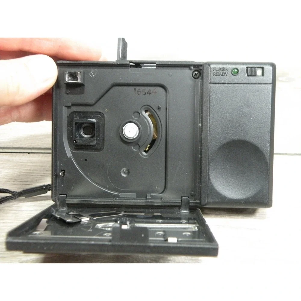 Keystone 1030 Everflash Disc Film Camera - Vintage Made in USA - Black